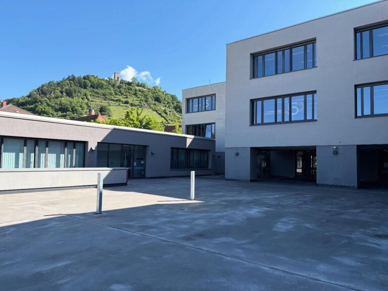 Pausenhof wieder frei